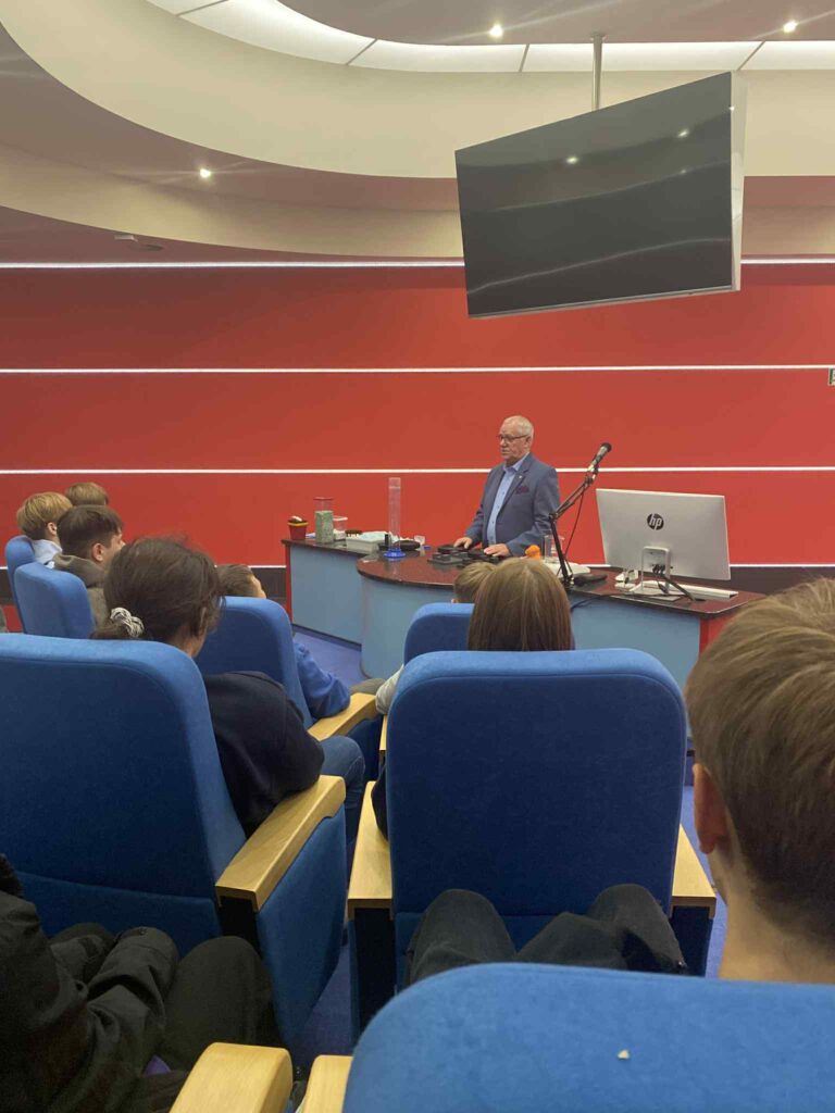 2be0ec81 3cb2 4aec 9d51 5ae856df21a8