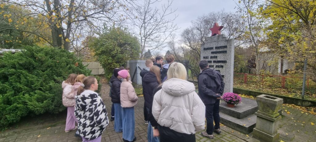 PHOTO 2025 10 30 10 13 08 (6)