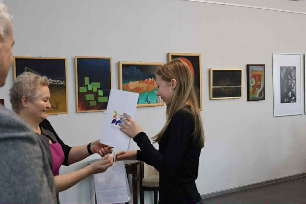 ff5ae575 8bc1 480b 8432 a555c8bfc9fe