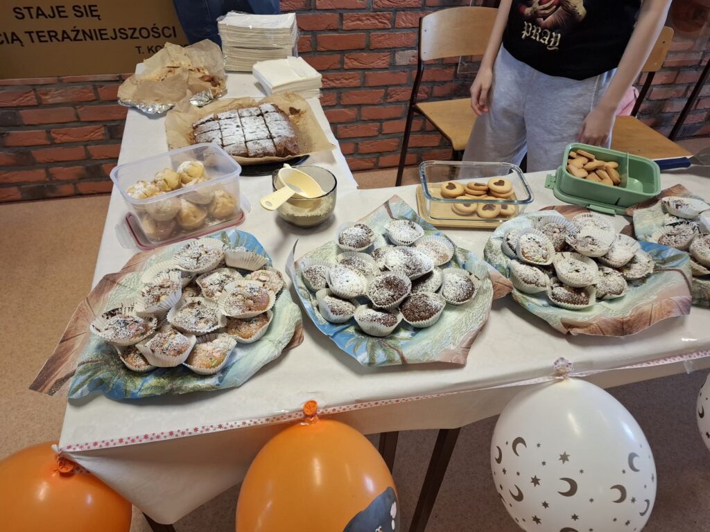 100C9DE0 B8CC 4830 B10E 9E8FE9D6C6DE