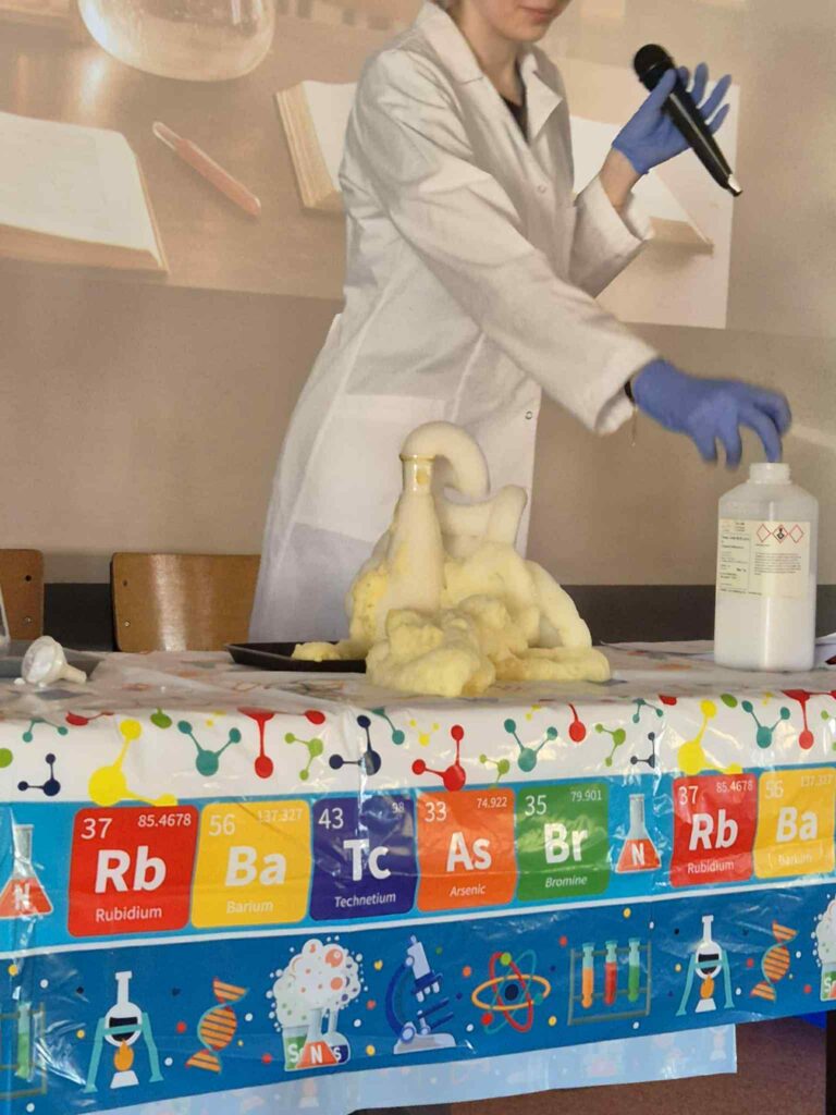 att.QD vE5SWu44UxwJQly7NkP JmU fjxkCkwrYHL8Pus