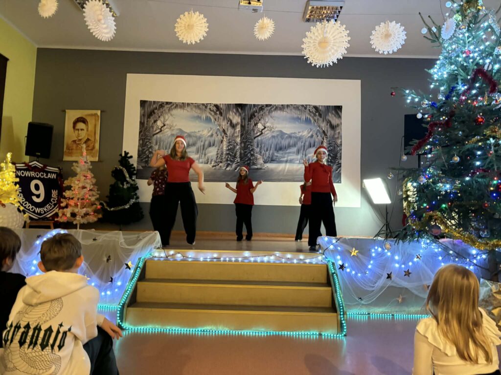 att.EMIqNQkPPAEh65lWYNmIGaLra YROWwsHsekBhU4z E